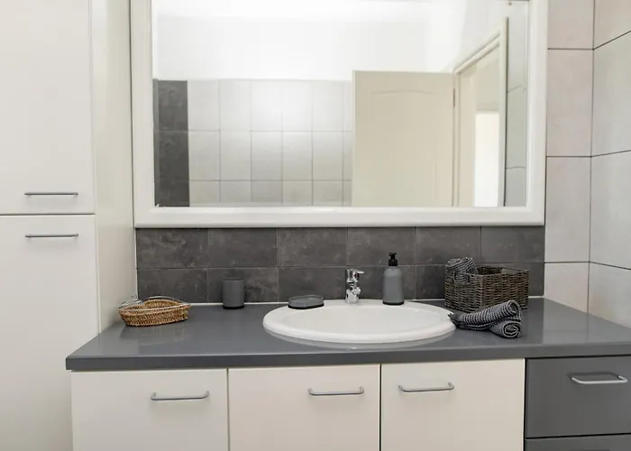 Maria's - Island Near Beaches And Airport Vila *